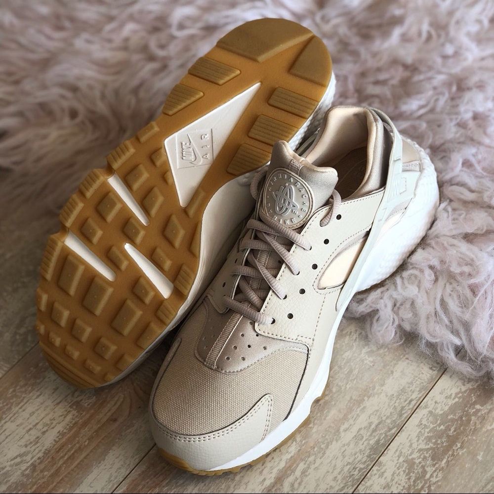 NWT Nike huarache run Rare - Picture 8 of 8